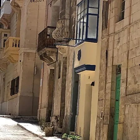 Cosy Townhouse 5 Min Walk To Valletta Il-Furjana