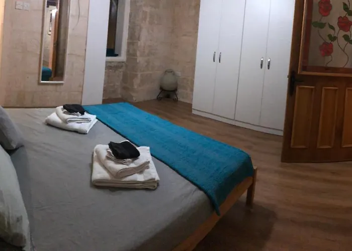 Daire Cosy Townhouse 5 Min Walk To Valletta