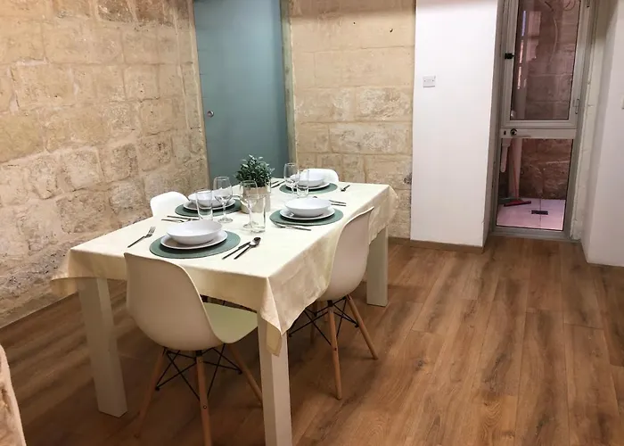 Cosy Townhouse 5 Min Walk To Valletta Il-Furjana