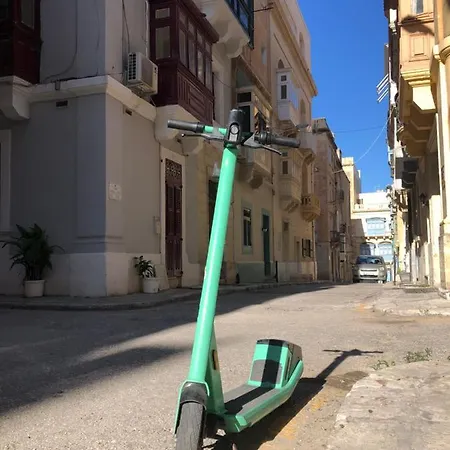 Cosy Townhouse 5 Min Walk To Valletta Floriana