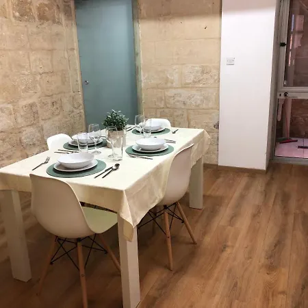 Cosy Townhouse 5 Min Walk To Valletta Floriana